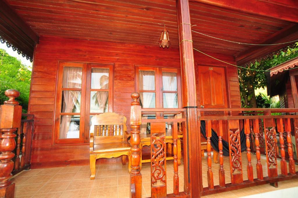 Phangan Rainbow Baan Khai