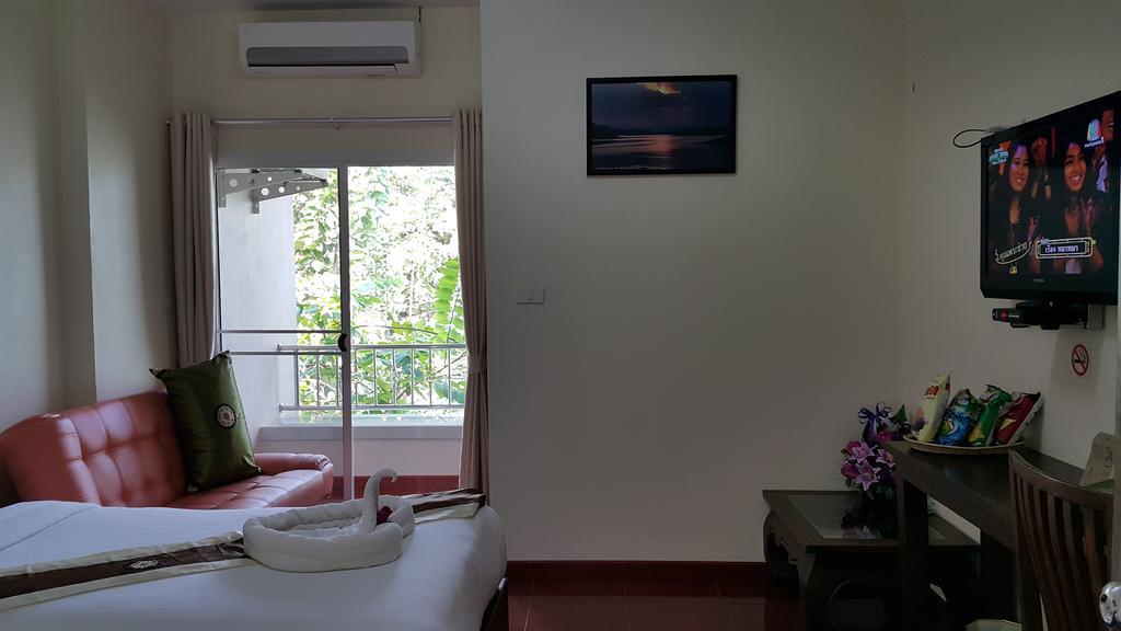 Ruen Narisra Hotel