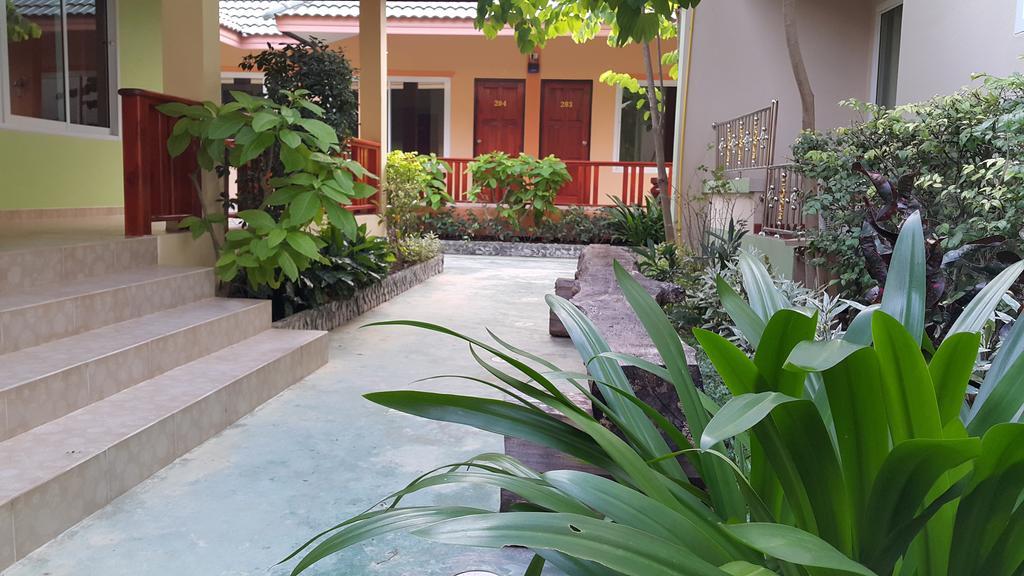 Hotel Ruen Narisra 2*
