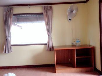 Hotel J2b 2*
