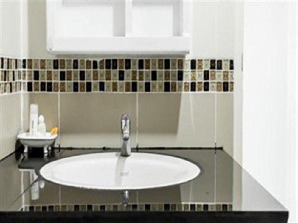 Nnj House Hotel 3*