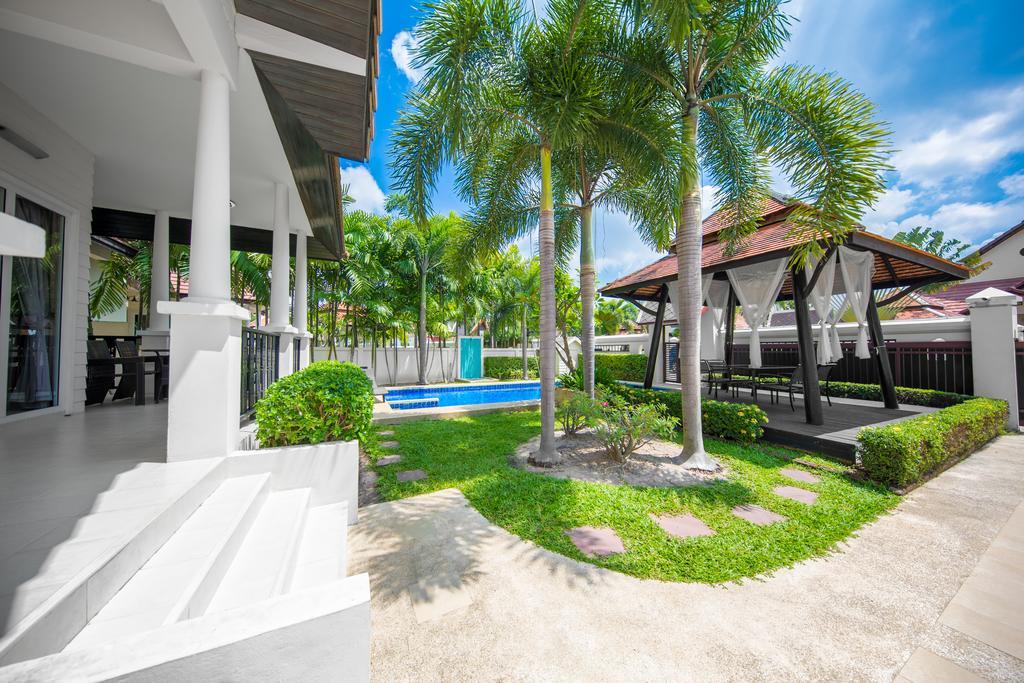 Green Pool Pattaya Villa *