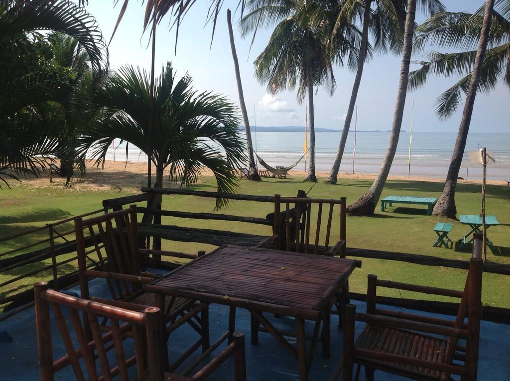 Holiday Beach 2* Trat