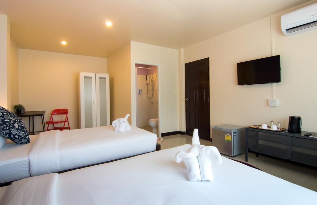 White Elephant Guest house 2*