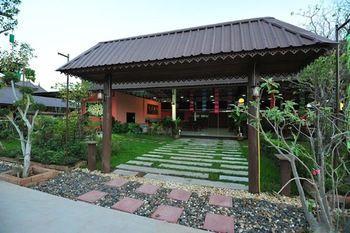 Park & Pool 3*