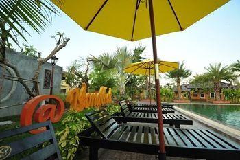 Park & Pool Hotel Nong Khai