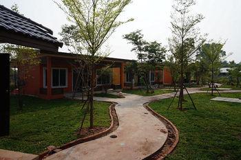 Park & Pool 3*