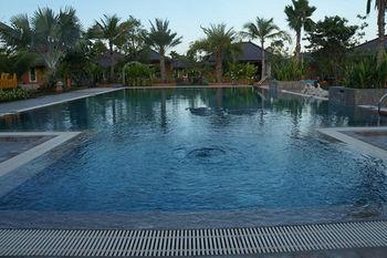 Park & Pool Hotel 3*