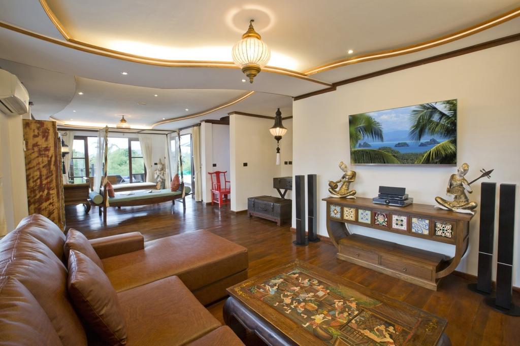 Royal Majestic Grand Thai Villa