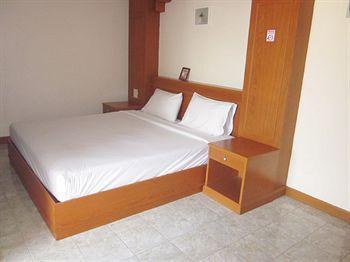 Hotel Oyo 739 Presley Phuket