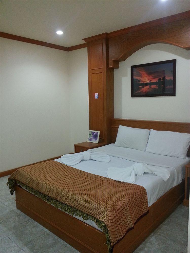 Oyo 739 Presley Phuket Patong
