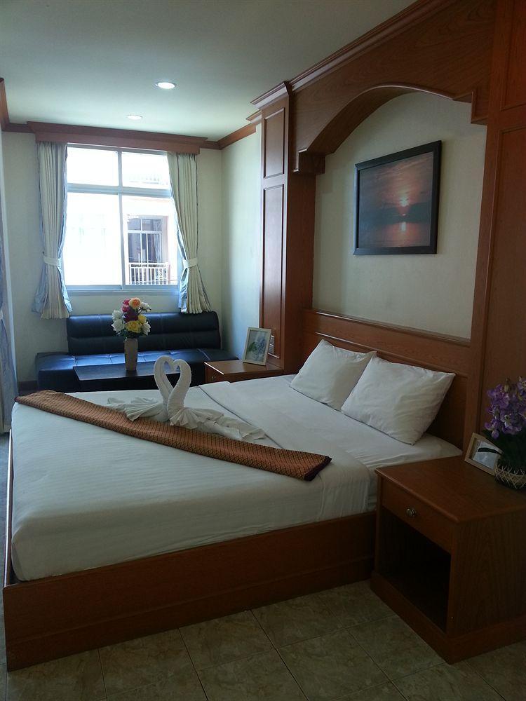 Hotel Oyo 739 Presley Phuket