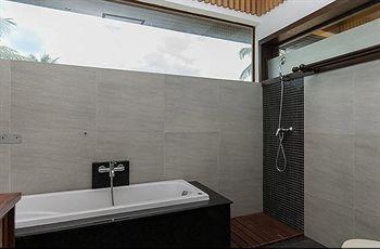 Jean Pool Hotel Choeng Mon