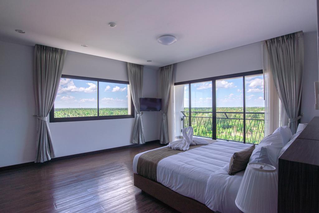 Coco View Hotel 4*