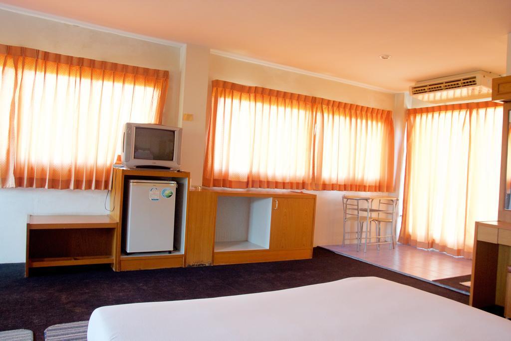 Sichang Shine Khao Hotel