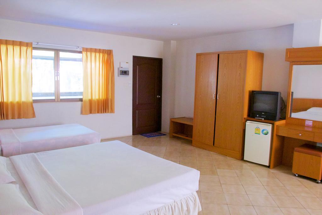 Sichang Shine Khao Hotel 2*