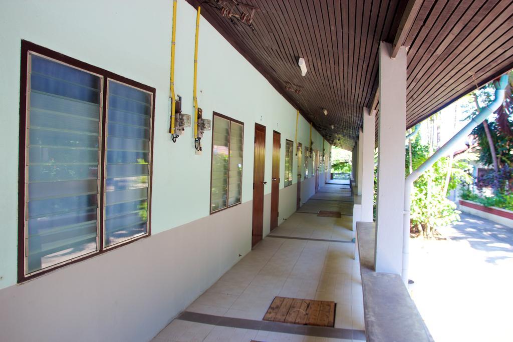 Sichang Shine Khao Hotel 2*
