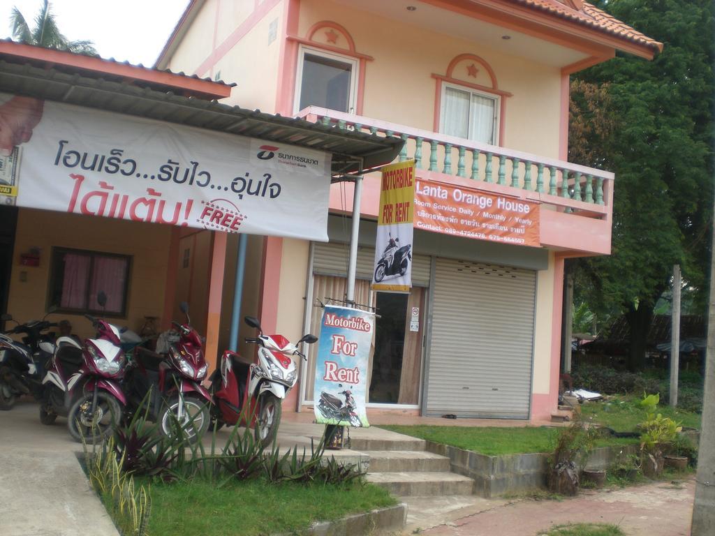 Lanta Orange House Hostel