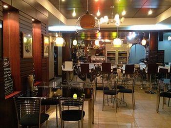 Club Near The By Plh Phuket Apartment