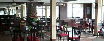 Club Near The By Plh Phuket Apartment