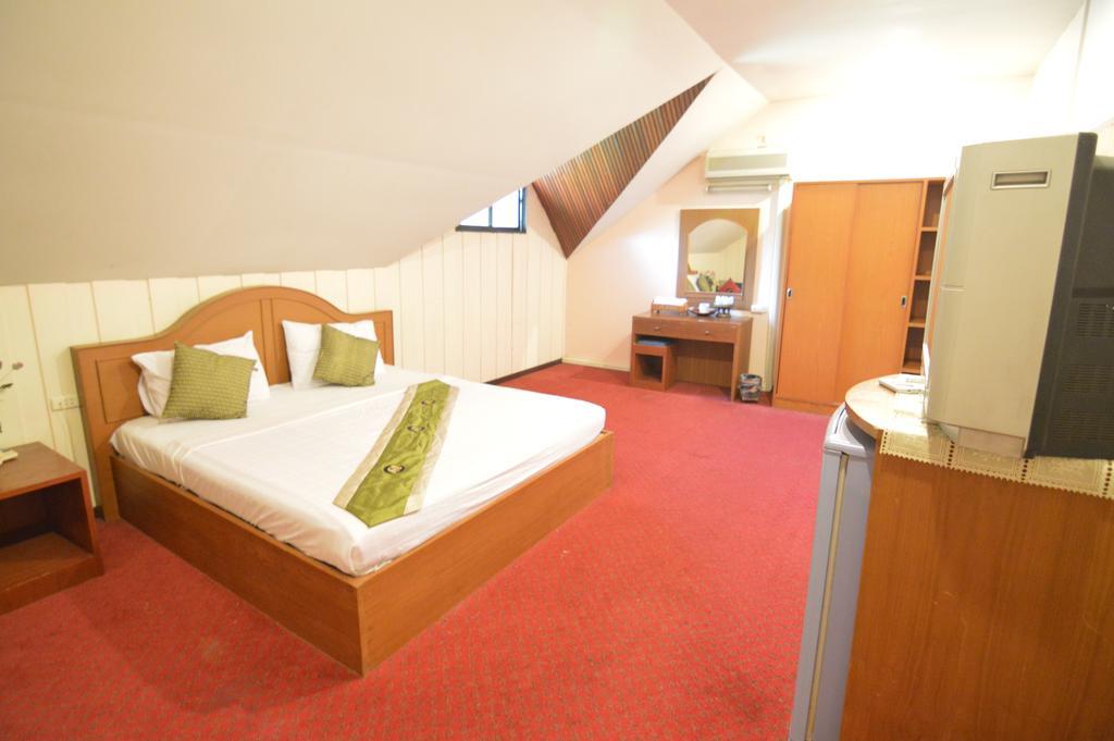 Techno Riverview 4*