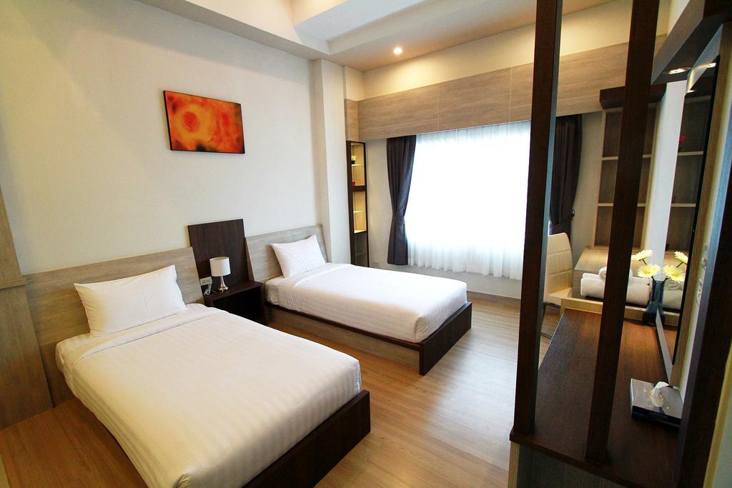 The Contrast I Hotel Pluak Daeng