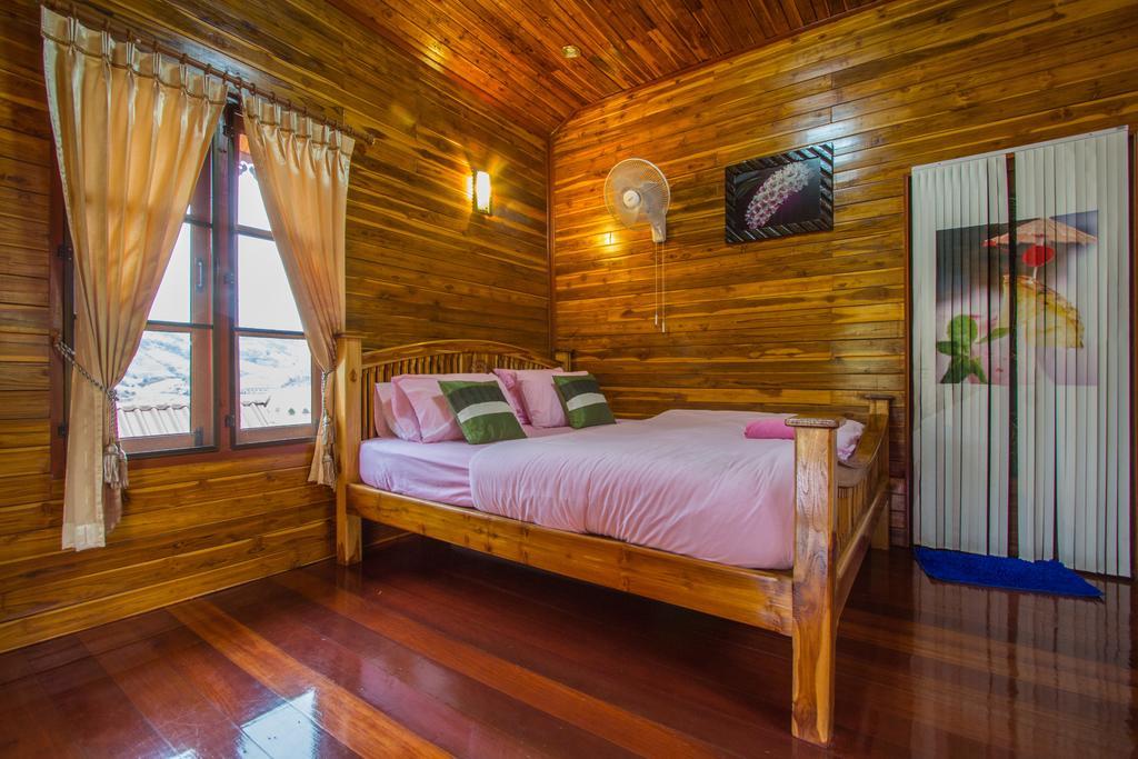 Floral Hill Khaokho Guest house