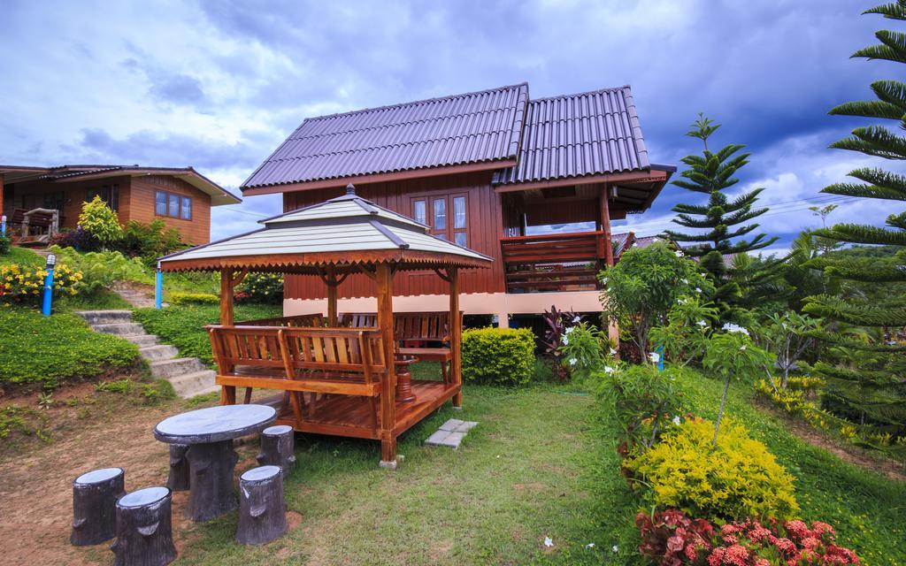 Resort Flora 3*