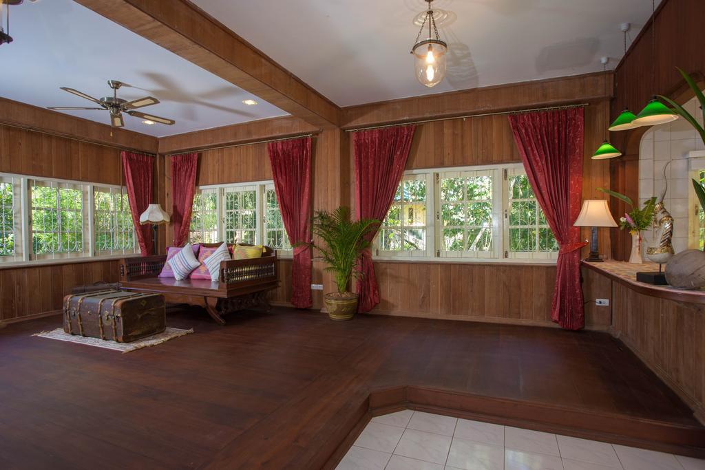 Baan Khun Nang Colonial Villa *