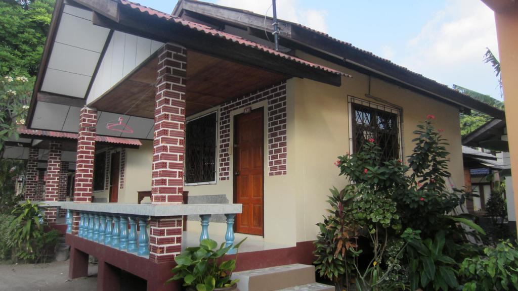 Charung Hotel Haad Rin