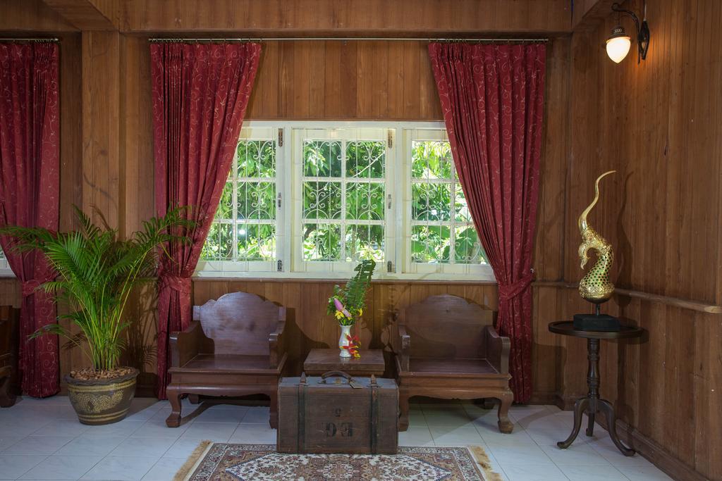 Villa Baan Khun Nang Colonial Mae Nam