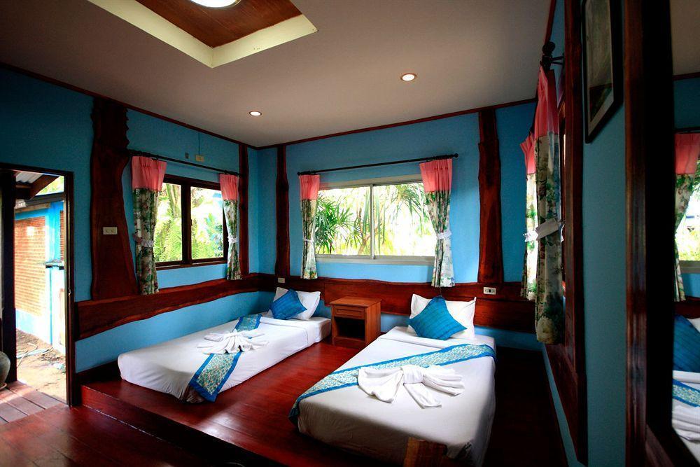 Baan Po Ngam Resort 3*