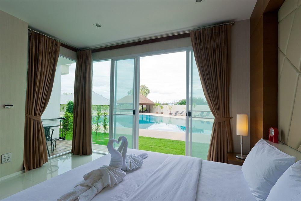 Tai-pan And Hua Hin