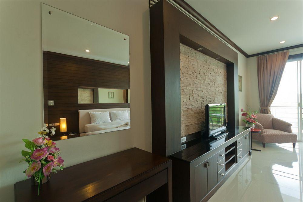 Tai-pan And 4* Hua Hin