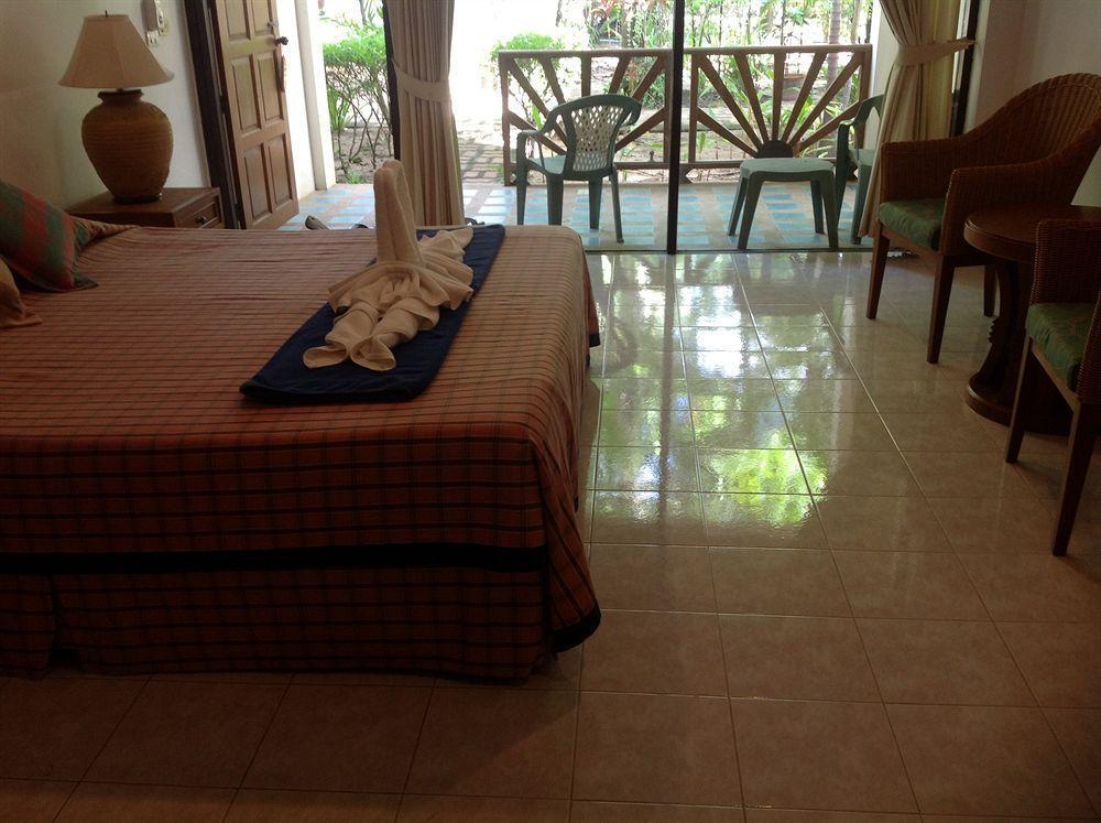 Tradewinds Resort