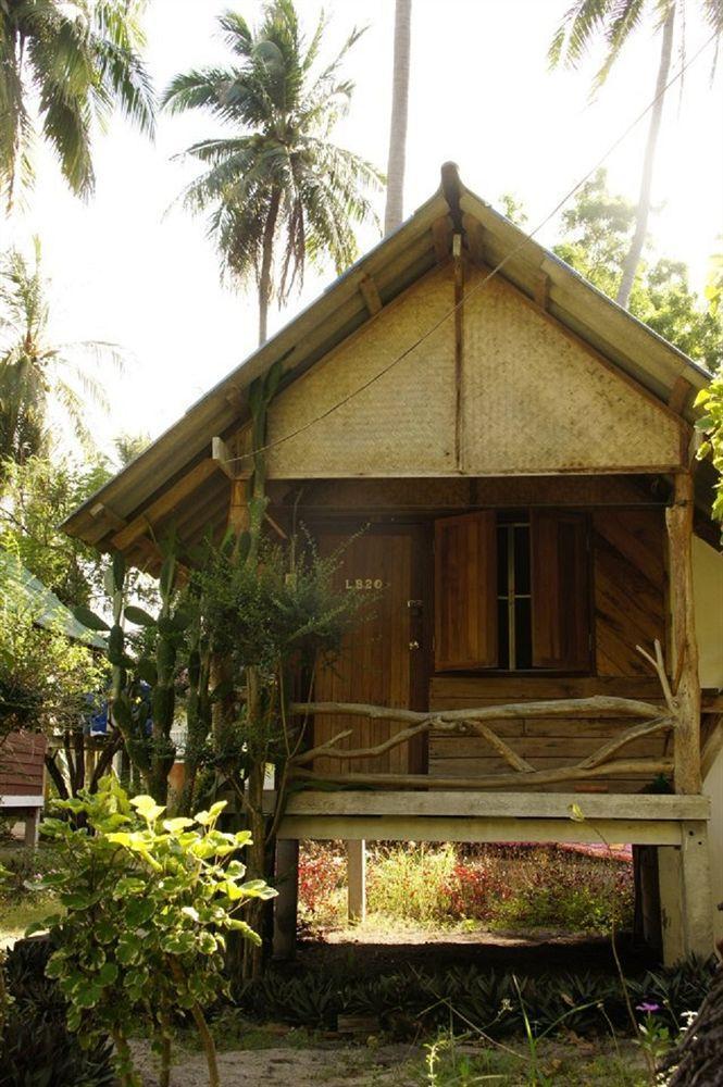 Resort Sea Bar & Baan Tai