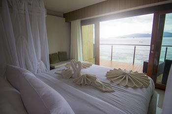 The Cliff Resort
