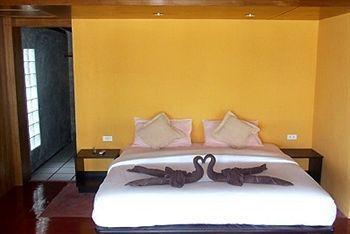 Sabai Hotel 3*