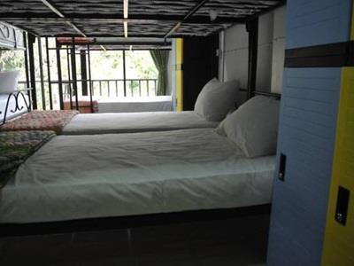 Aonang Backpacker Hostel *