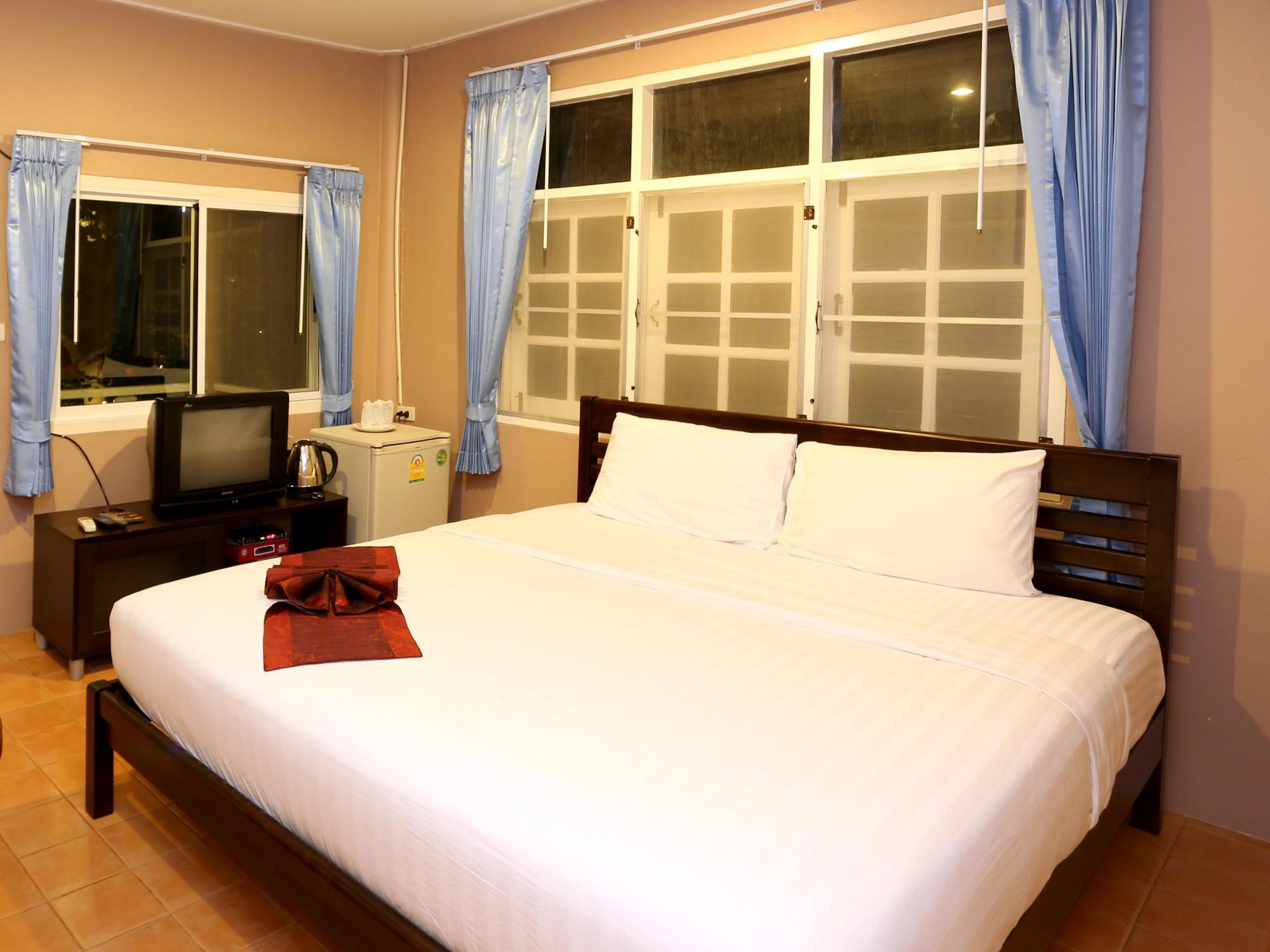 Guest house Bangrak Club 3*