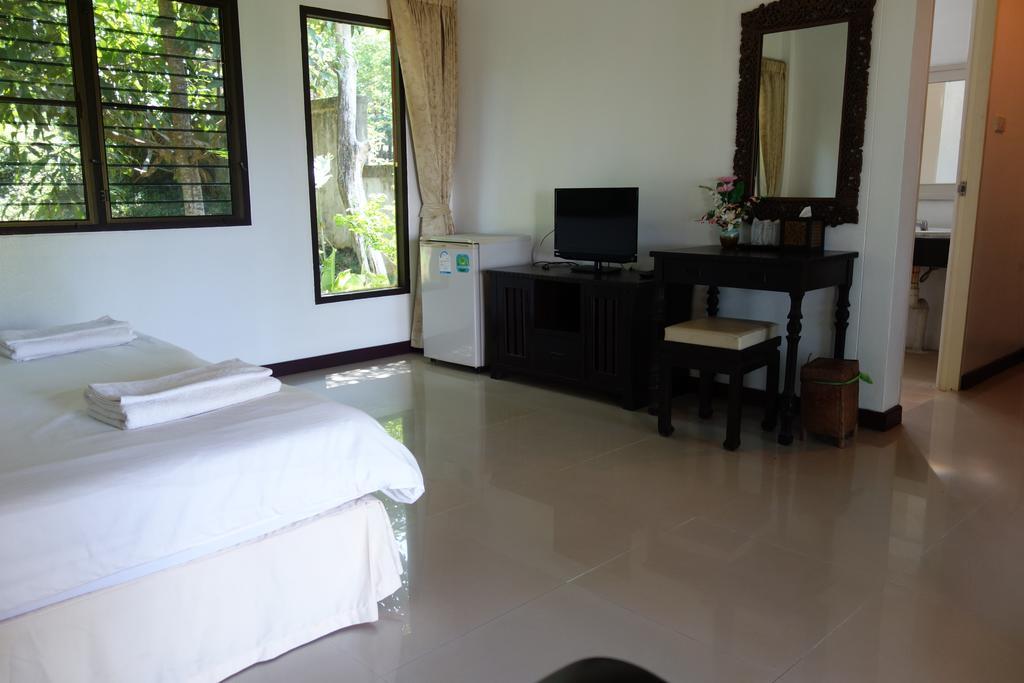 Khaolak Hillside Guest house