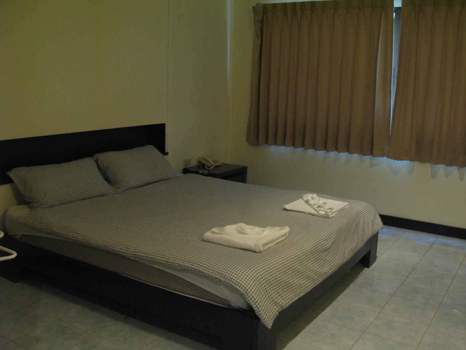 Oyo 244 Roar Hotel
