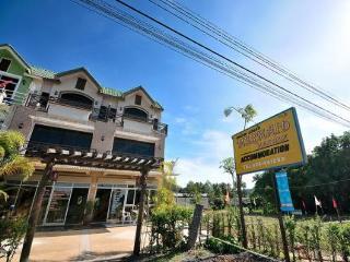 Mermaid Mansion Hostel *