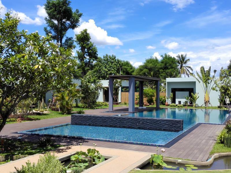 Resort Corner