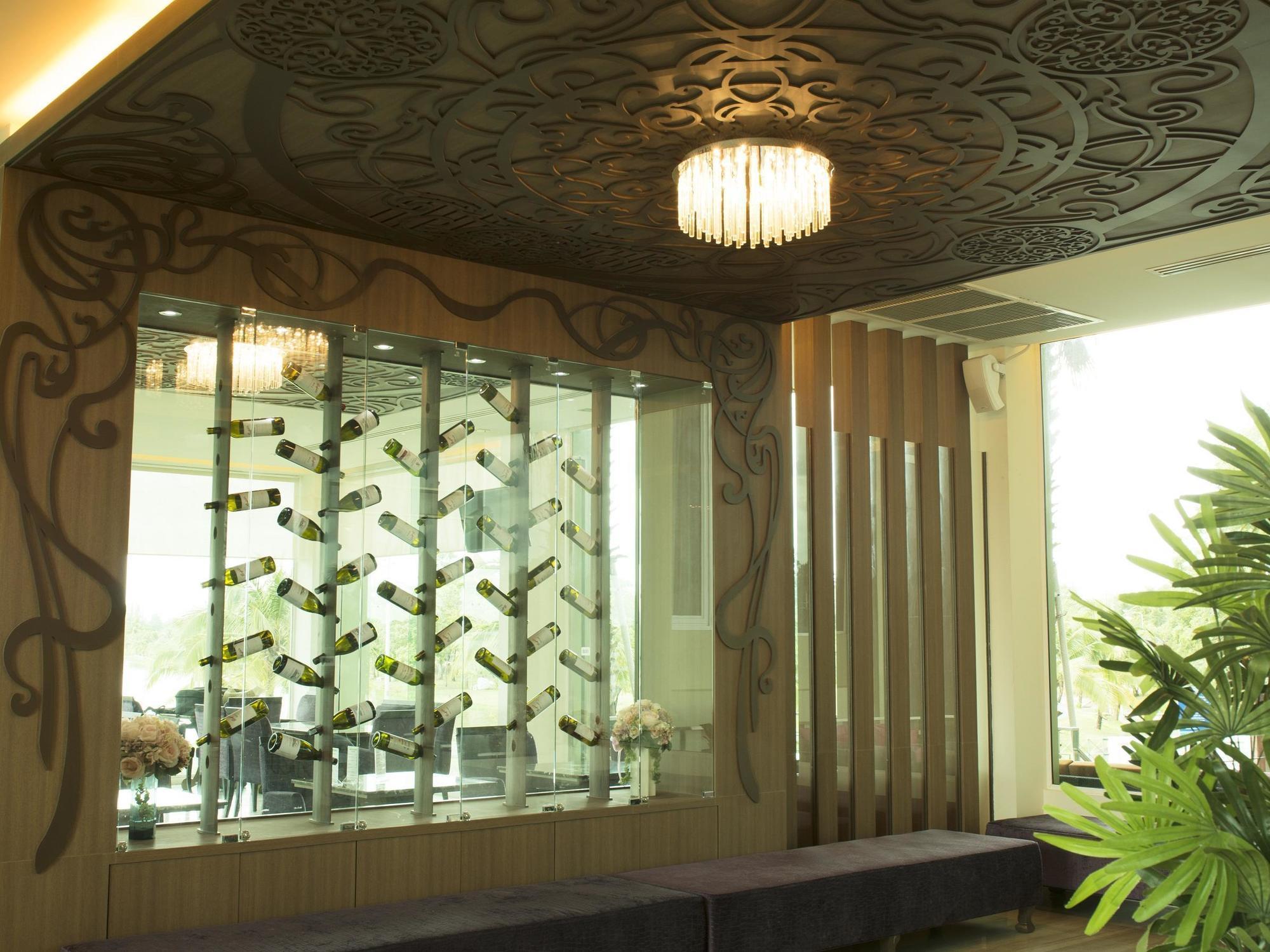 Hotel The Beverly Hills Nakhon Ratchasima