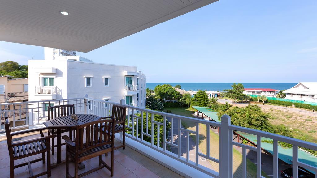 Apartment Baan Poolom Beachfront