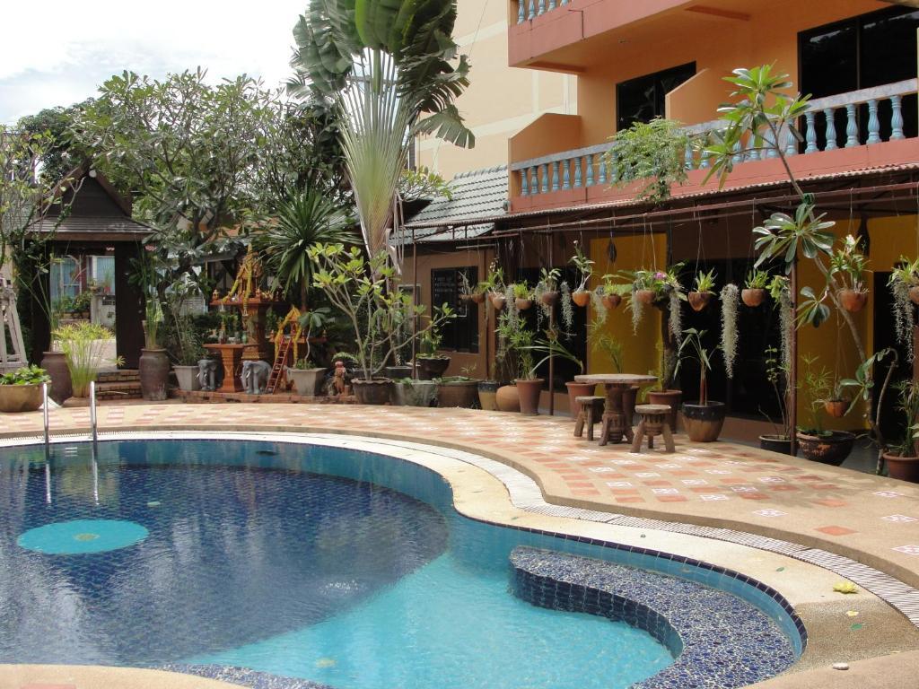 Baan Kasemsuk Apartment