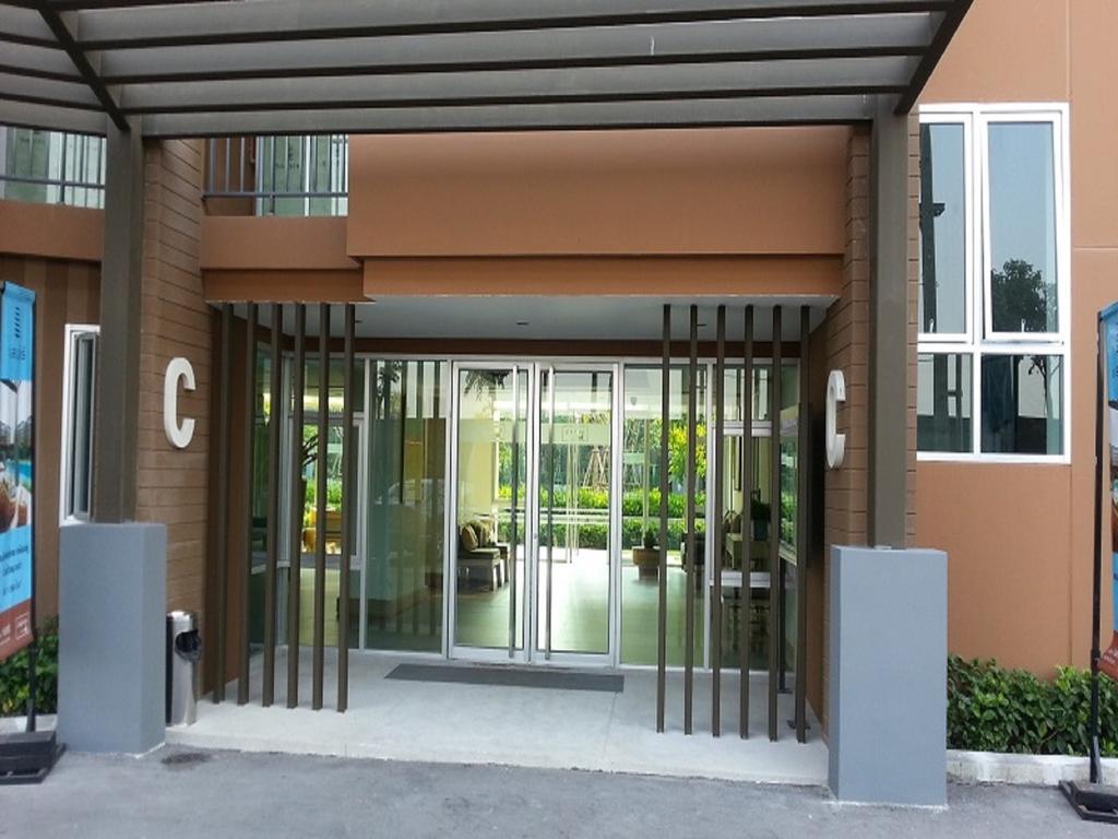 Apartment Baan Thew Lom Condo