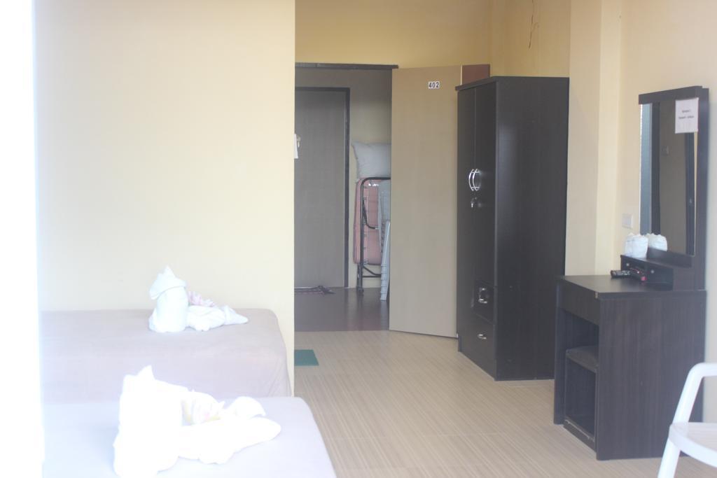 Guest house Nichakarn Massage & House