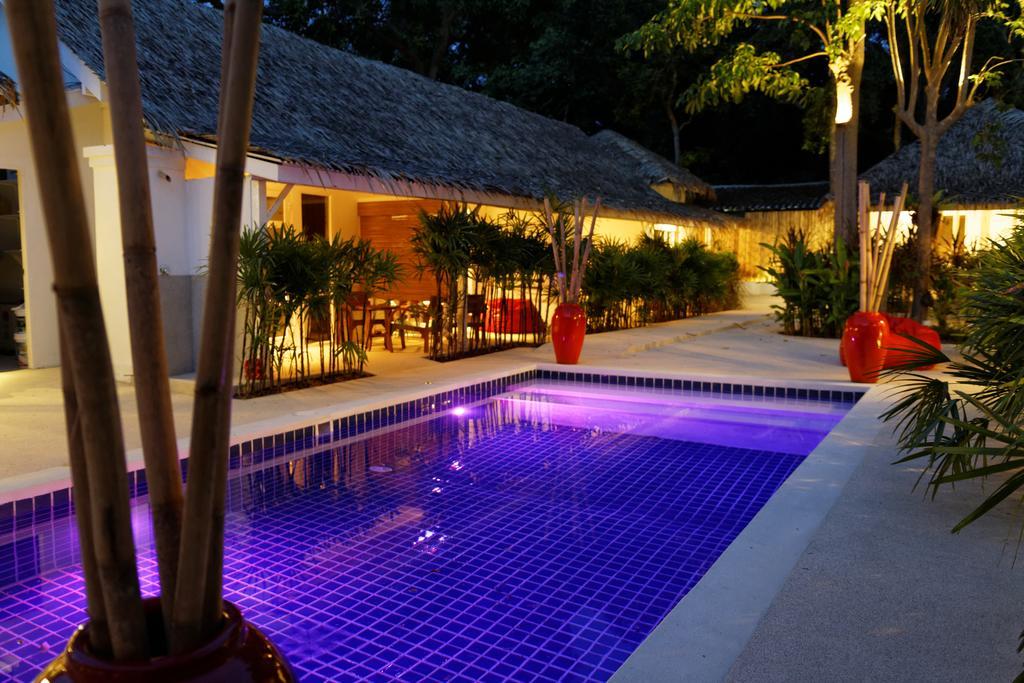 Hotel The White 3*